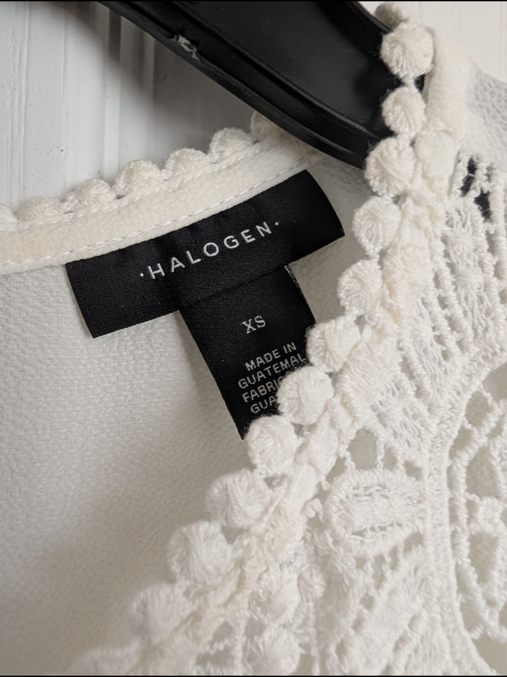 Halogen White Crochet Yoke Sleeveless Camisole - Picture 3 of 4